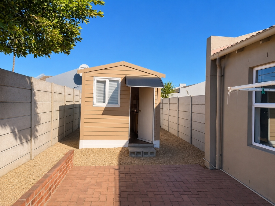 To Let 4 Bedroom Property for Rent in Edgemead Western Cape